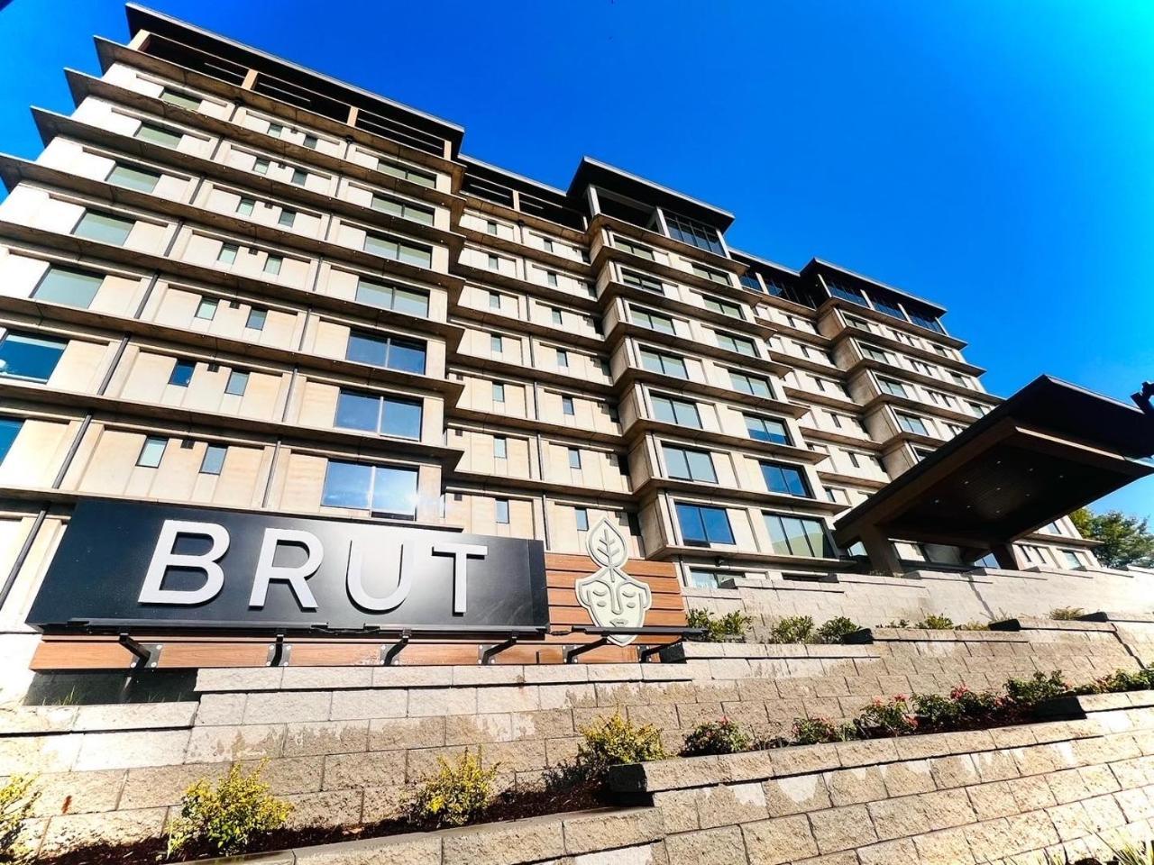 Brut Hotel Tulsa Exterior photo